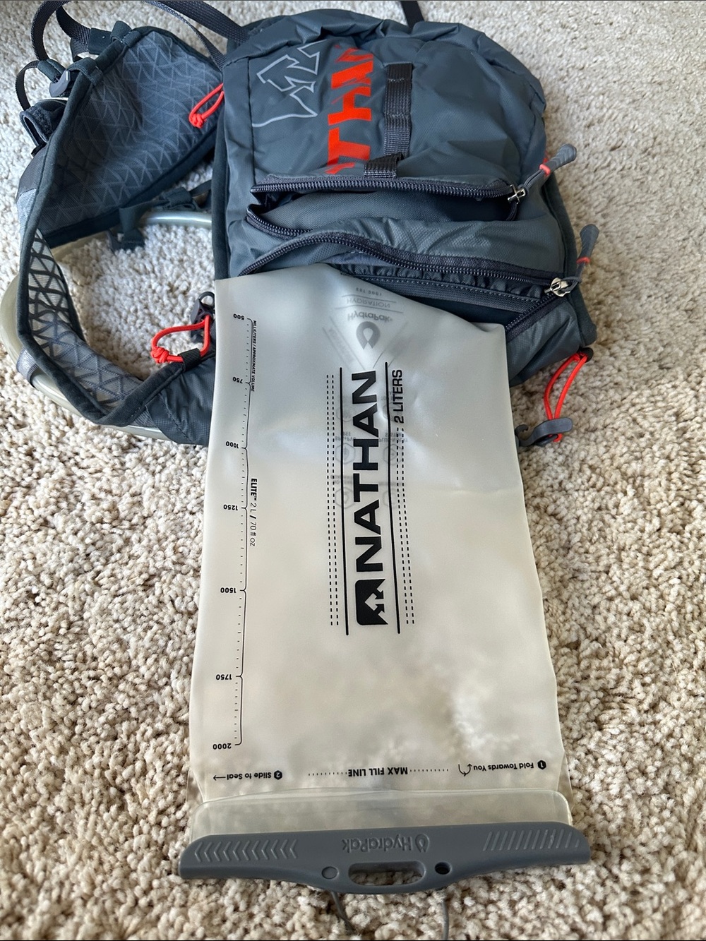 Natan Gray hydration Backpack - Picture 3 of 3